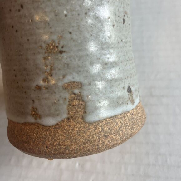 Studio Art Pottery Drip Glaze Sandstone Vase 8.75” Inch" Green Gray Signed - Picture 11 of 12